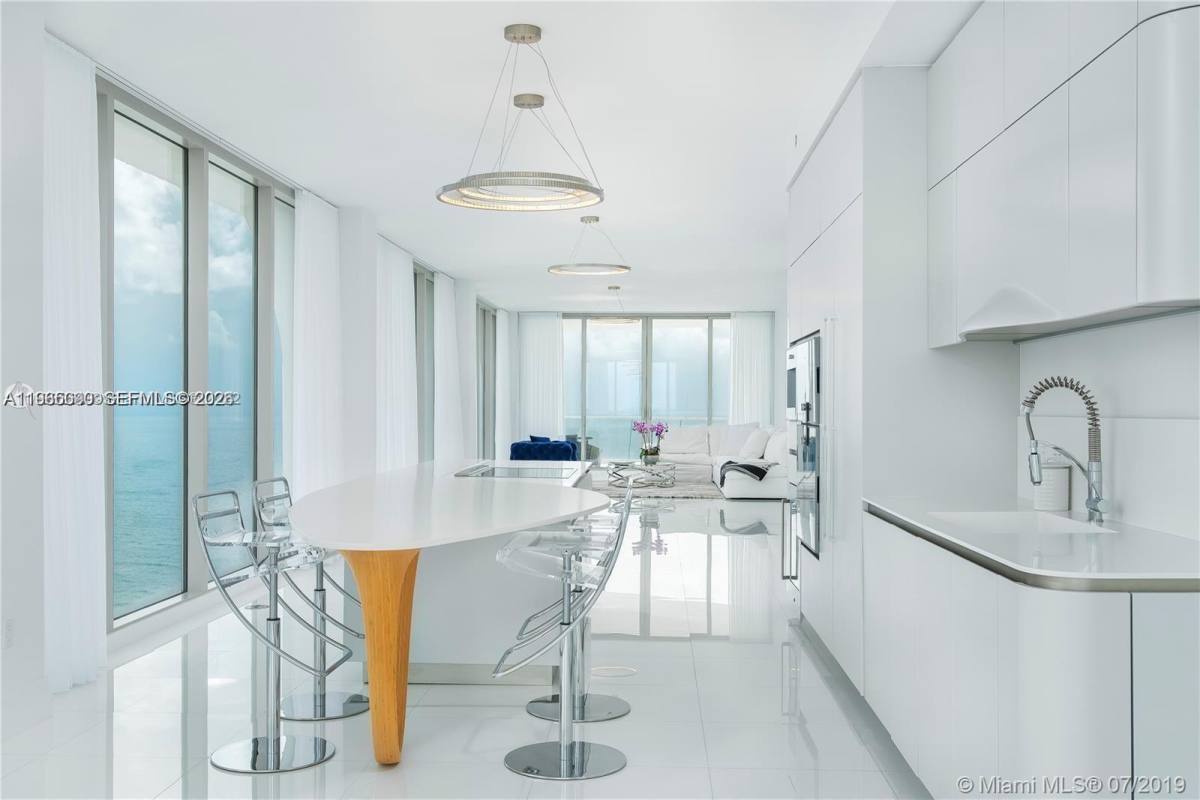 Apartment for rent at 16901 Collins Ave #1905, North Miami Beach, FL 33160