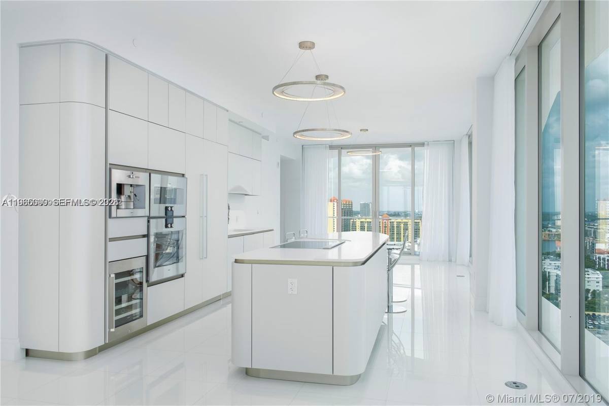 Apartment for rent at 16901 Collins Ave #1905, North Miami Beach, FL 33160