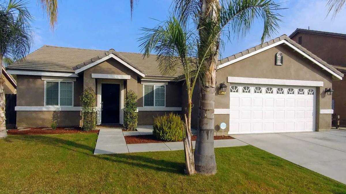 House for rent at 4328 E Oak Ave, Visalia, CA 93292