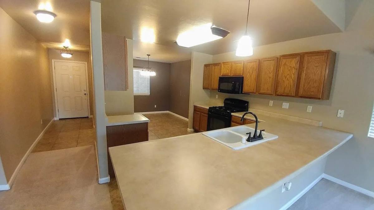 House for rent at 4328 E Oak Ave, Visalia, CA 93292