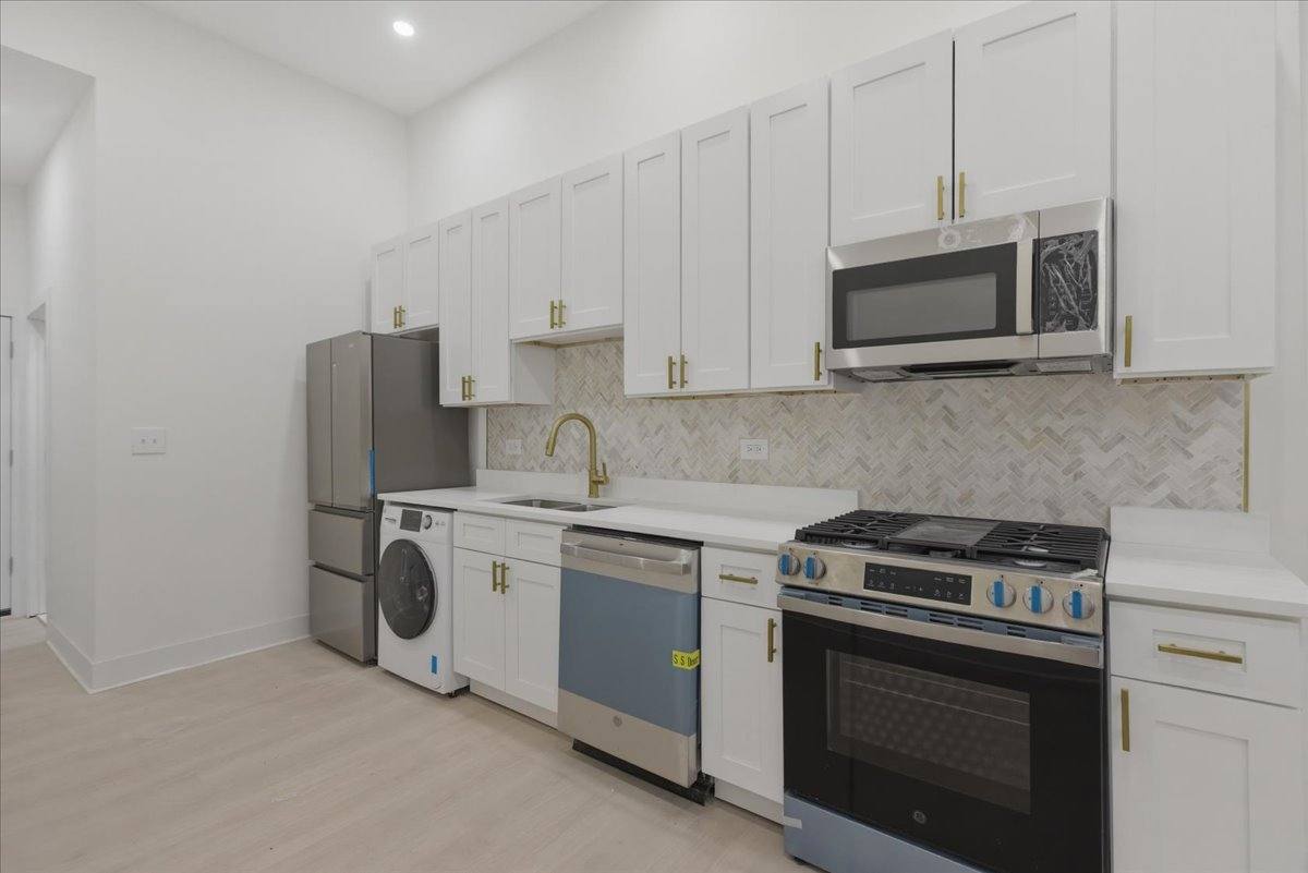 Apartment for rent at 2234 W Irving Park Rd #1, Chicago, IL 60618