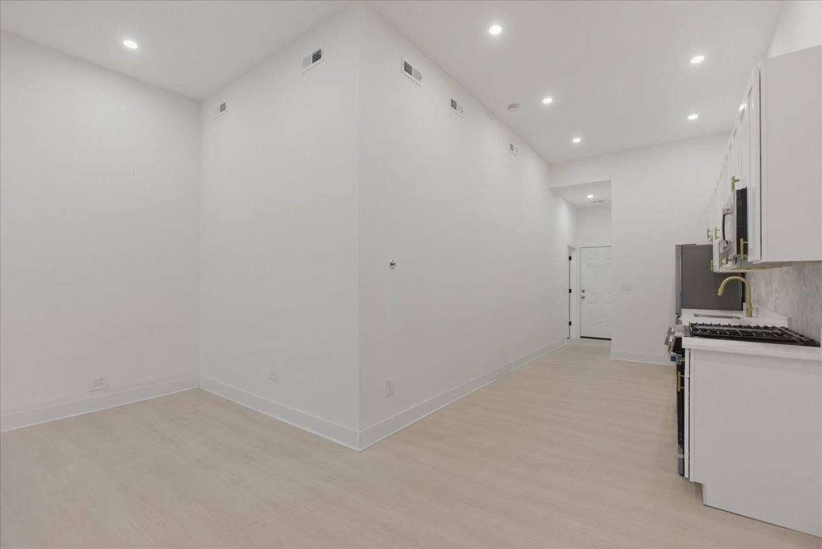 Apartment for rent at 2234 W Irving Park Rd #1, Chicago, IL 60618