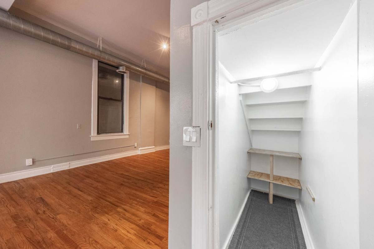Apartment for rent at 1877 N Miilwaukee #2F, Chicago, IL 60647
