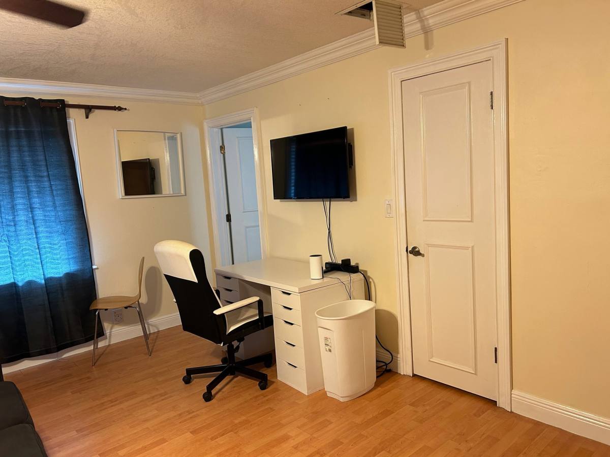 House for rent at 630 NW 7th Ave, Boca Raton, FL 33486