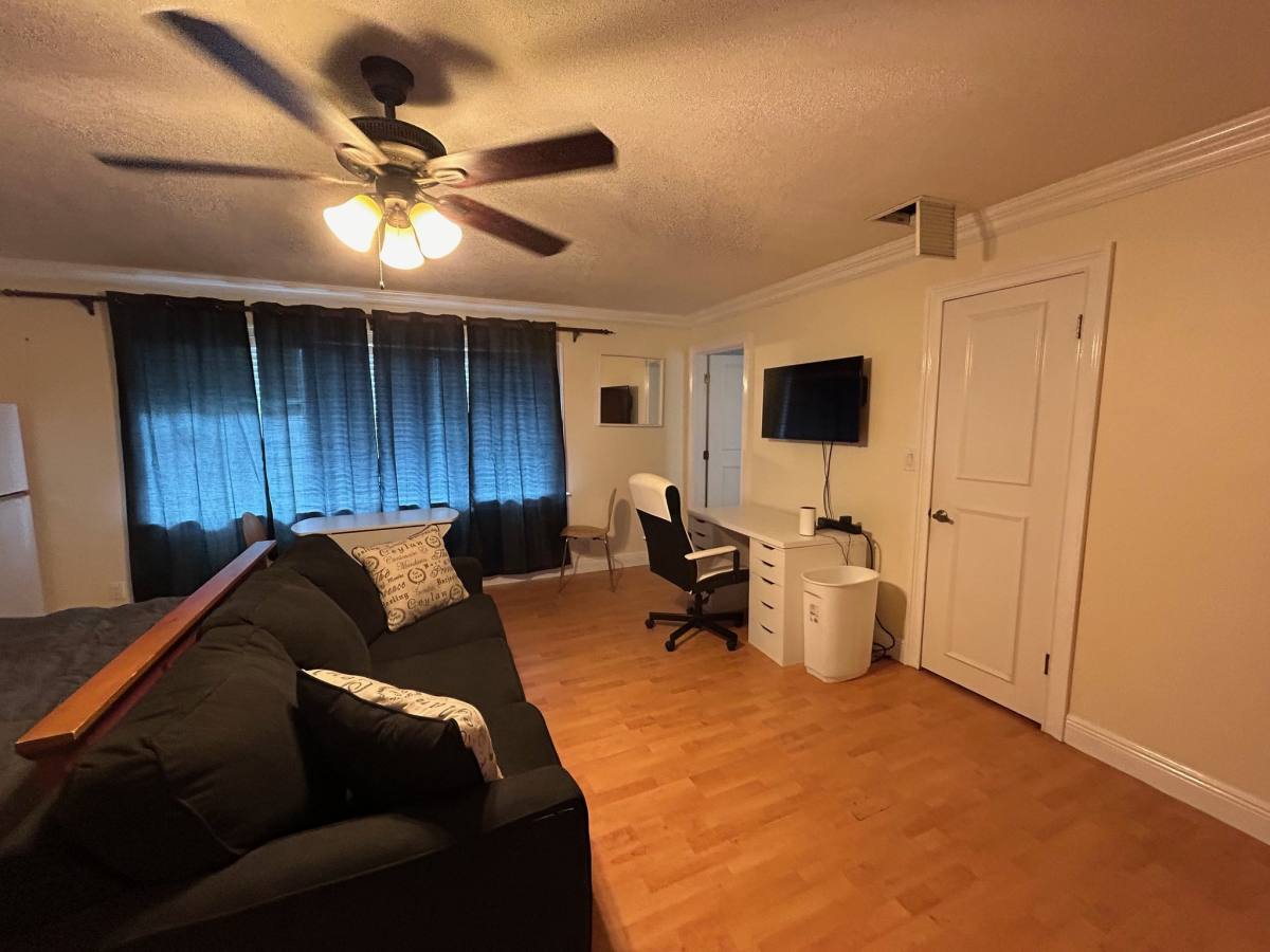 House for rent at 630 NW 7th Ave, Boca Raton, FL 33486