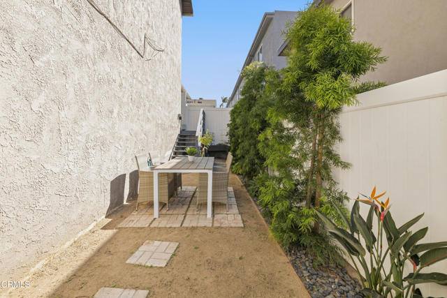 Townhouse for rent at 1140 Manhattan Beach Blvd #D, Manhattan Beach, CA 90266