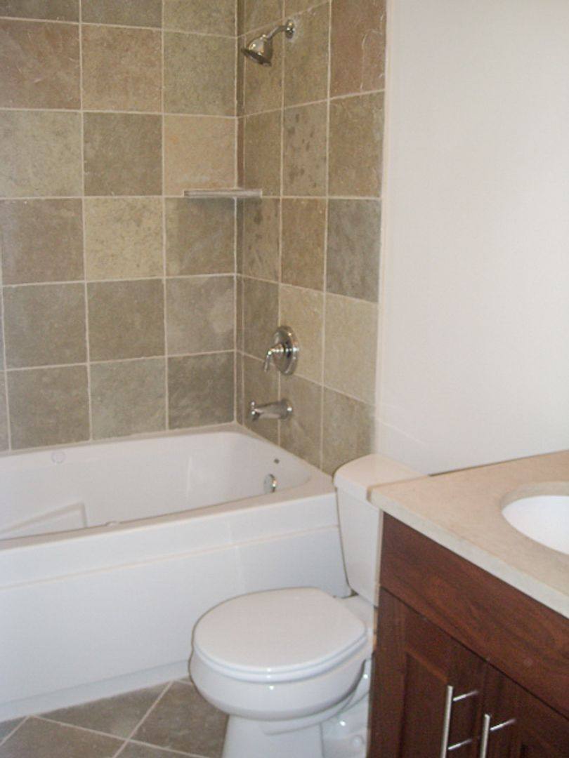 Apartment for rent at 2328 N Greenview Ave #3, Chicago, IL 60614