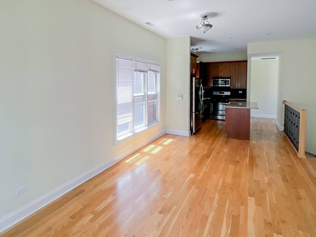 Apartment for rent at 2328 N Greenview Ave #3, Chicago, IL 60614