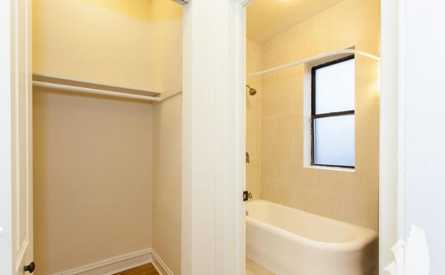 Apartment for rent at 4614 N Paulina St #411, Chicago, IL 60640