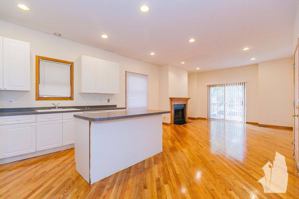 Apartment for rent at 2719 N Wayne Ave #2S, Chicago, IL 60614