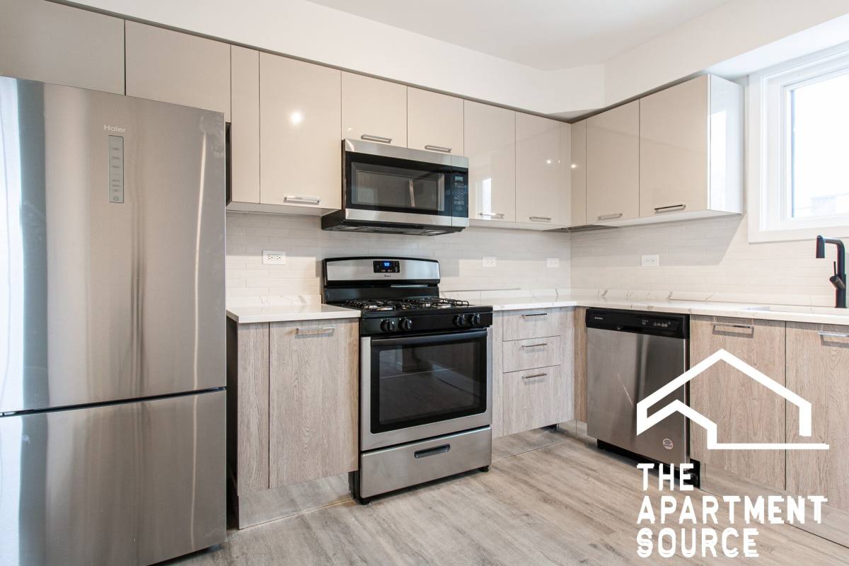 Apartment for rent at 7621 N Sheridan Rd #1B, Chicago, IL 60626