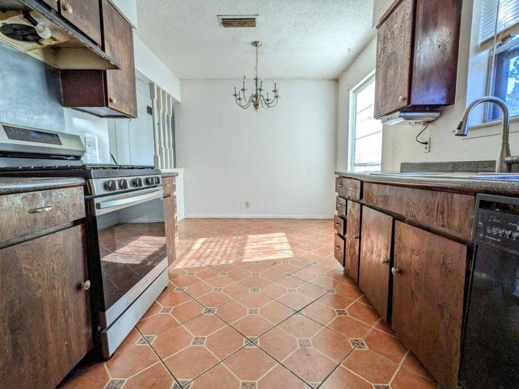 House for rent at 1320 Eastside Dr, Mesquite, TX 75149