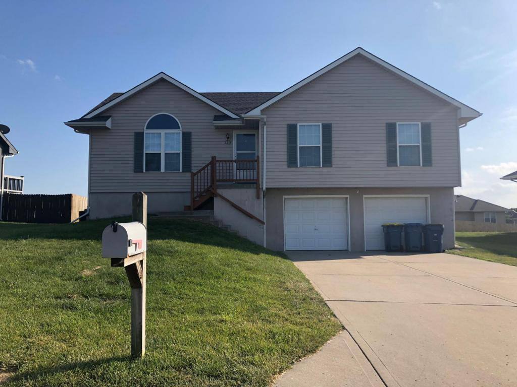 House for rent at 2217 Madison Ave, Excelsior Springs, MO 64024