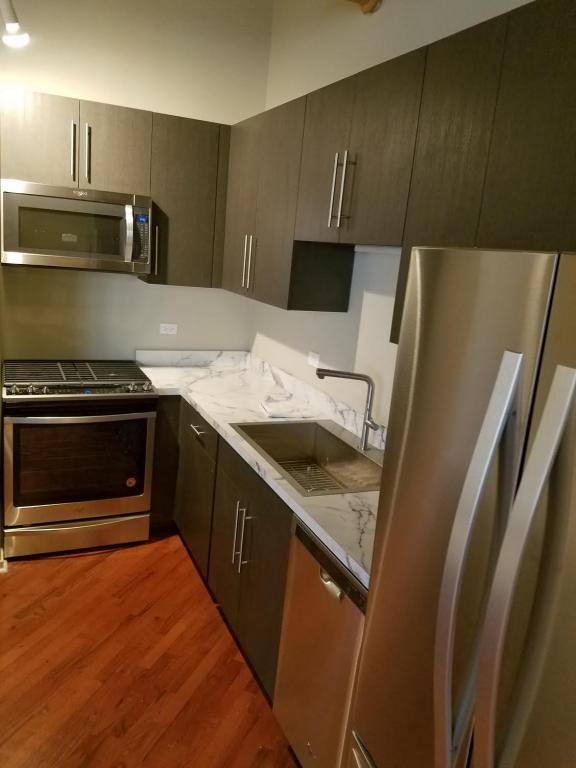 Condo for rent at 226 N Clinton St #512, Chicago, IL 60661