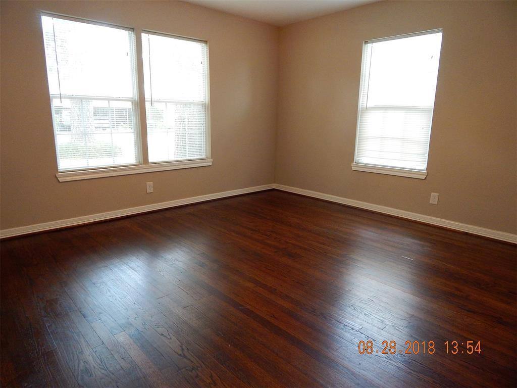 House for rent at 221 W 44th St, Houston, TX 77018