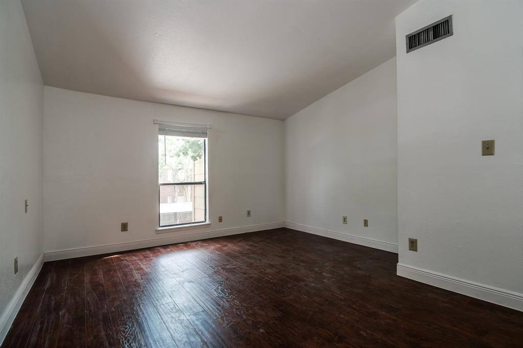 Apartment for rent at 2125 Augusta Dr, Houston, TX 77057