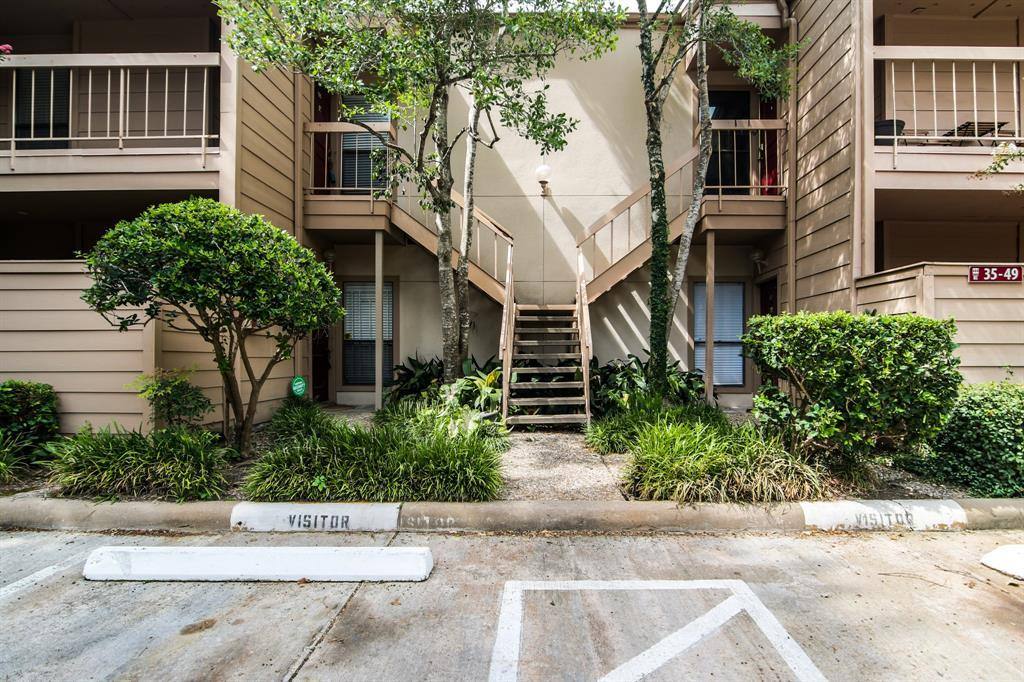 Apartment for rent at 2125 Augusta Dr, Houston, TX 77057
