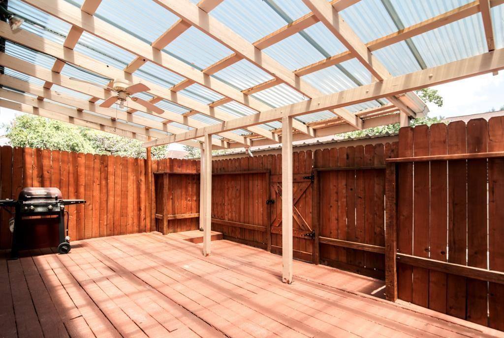 Townhouse for rent at 1305 Country Place Dr, Houston, TX 77079