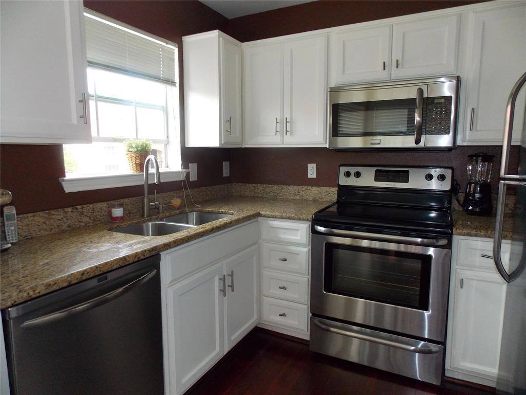 Apartment for rent at 3231 Allen Parkway #3303, Houston, TX 77019