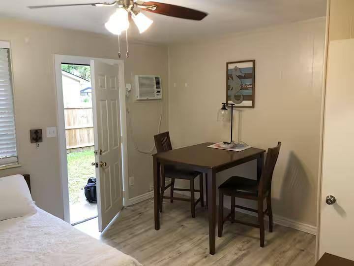 House for rent at 4503 80th St N, Saint Petersburg, FL 33709