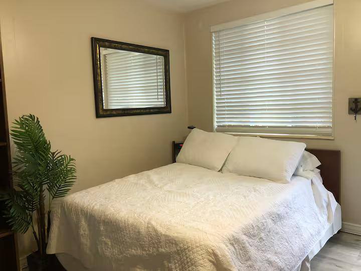 House for rent at 4503 80th St N, Saint Petersburg, FL 33709