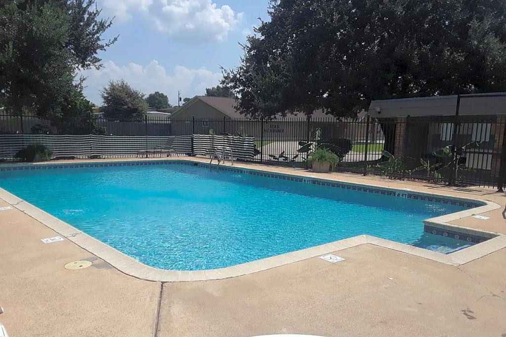 Apartment for rent at 711 Ridgewood Dr, Port Neches, TX 77651