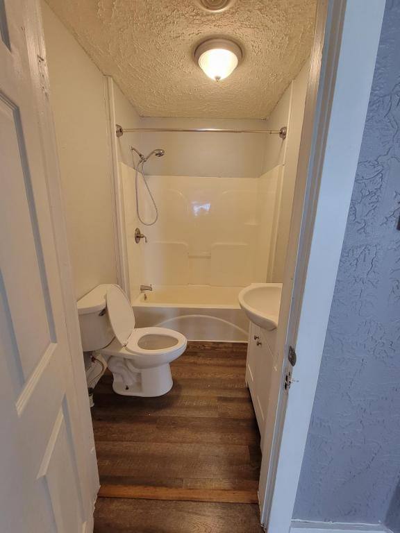 House for rent at 1208 Illinois Ave, Fairfield, IL 62837