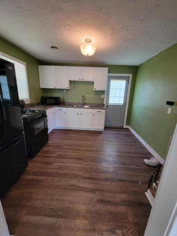 House for rent at 1208 Illinois Ave, Fairfield, IL 62837