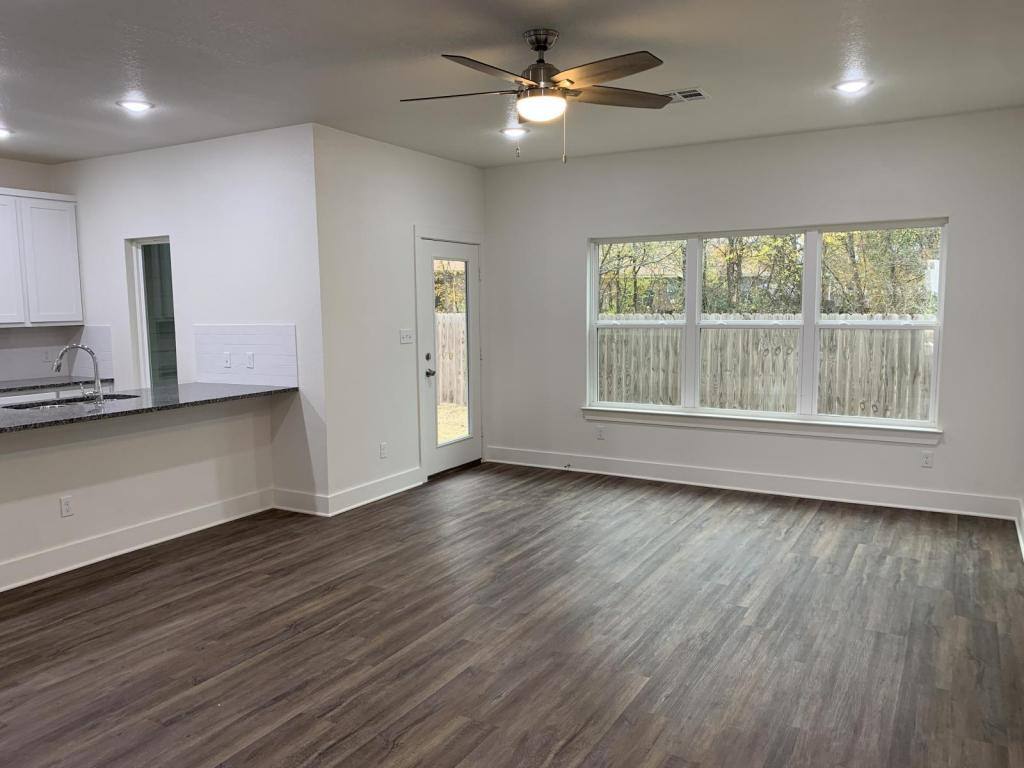 Townhouse for rent at 1858 Royal Loop, Belton, TX 76513