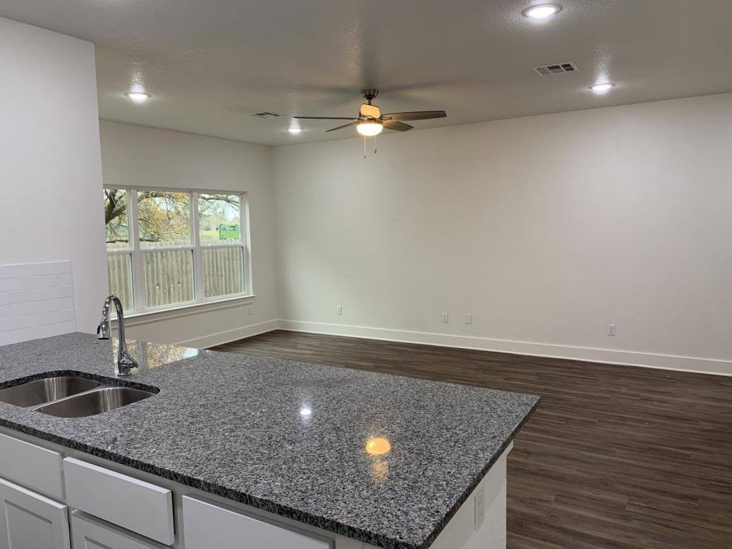 Townhouse for rent at 1858 Royal Loop, Belton, TX 76513