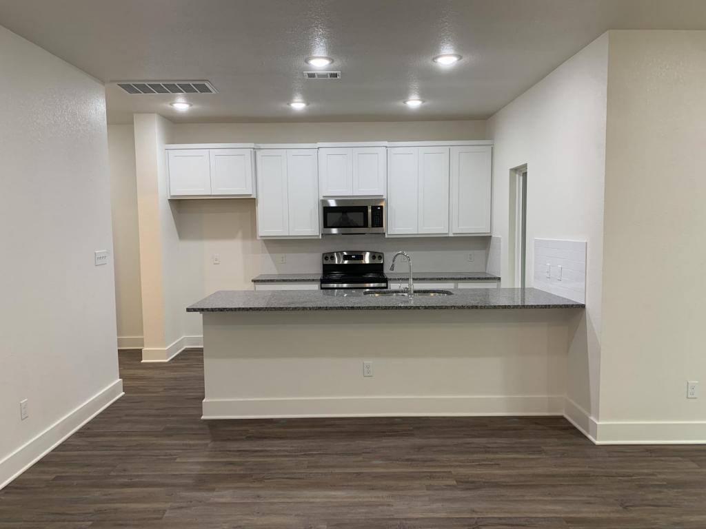 Townhouse for rent at 1858 Royal Loop, Belton, TX 76513