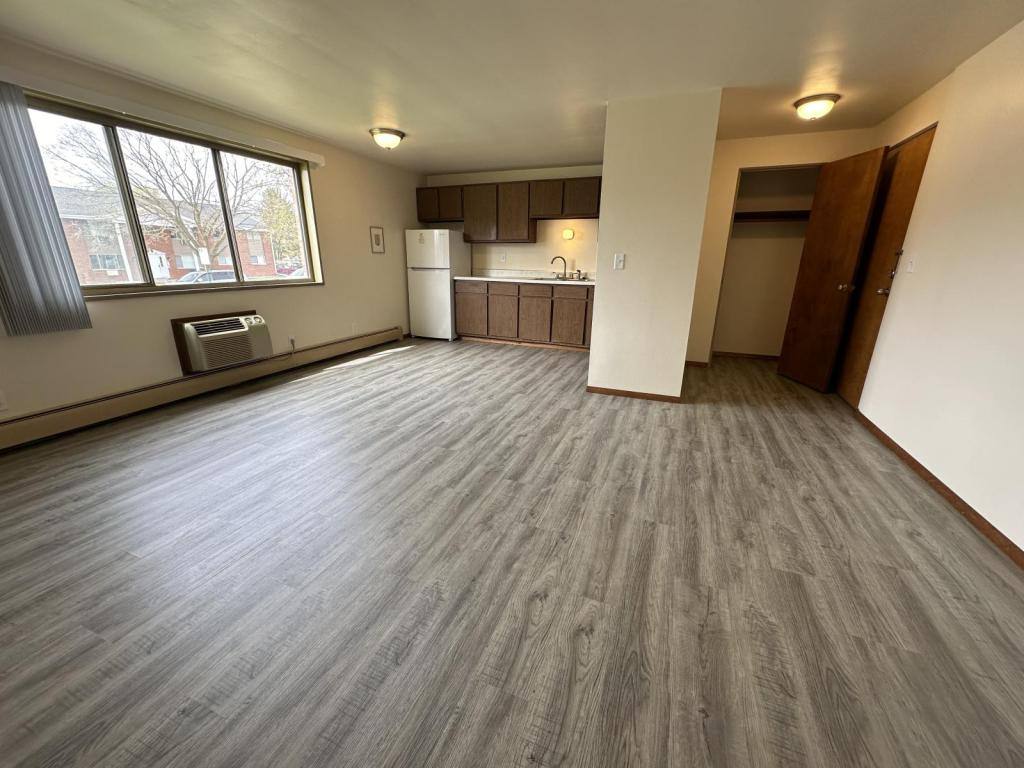 Apartment for rent at 1366 Western Ave, Green Bay, WI 54303