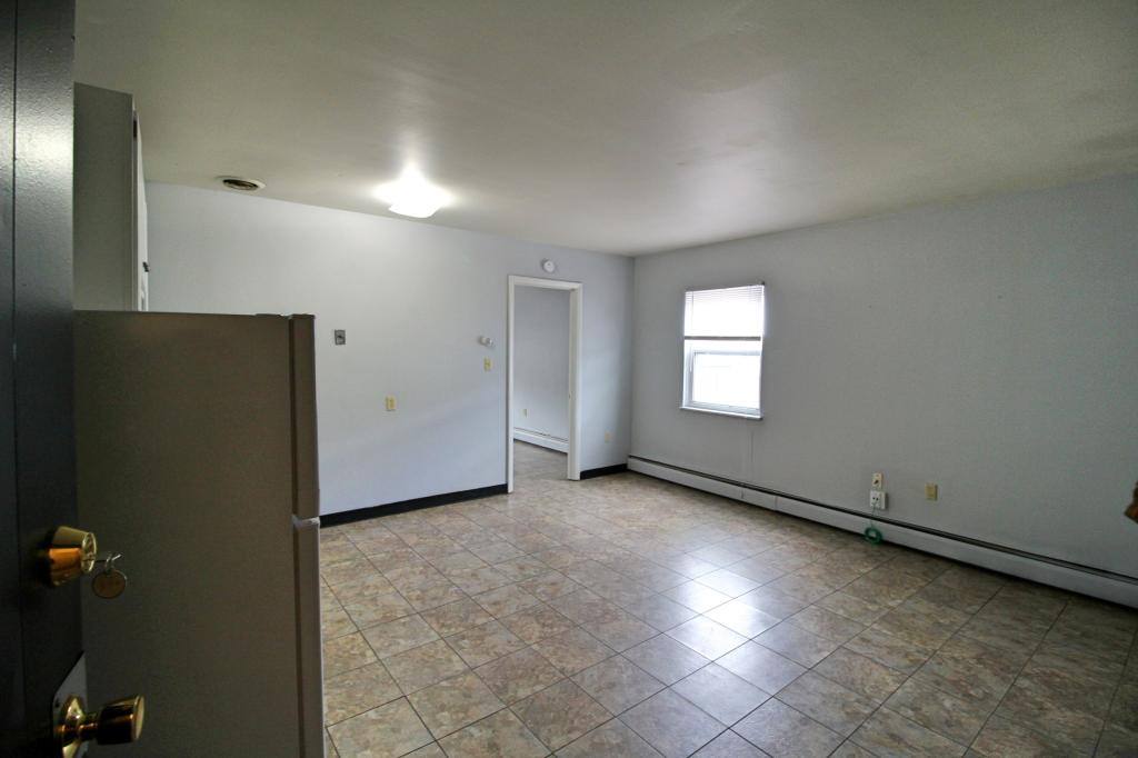Apartment for rent at 356 E Duncan St, Columbus, OH 43202