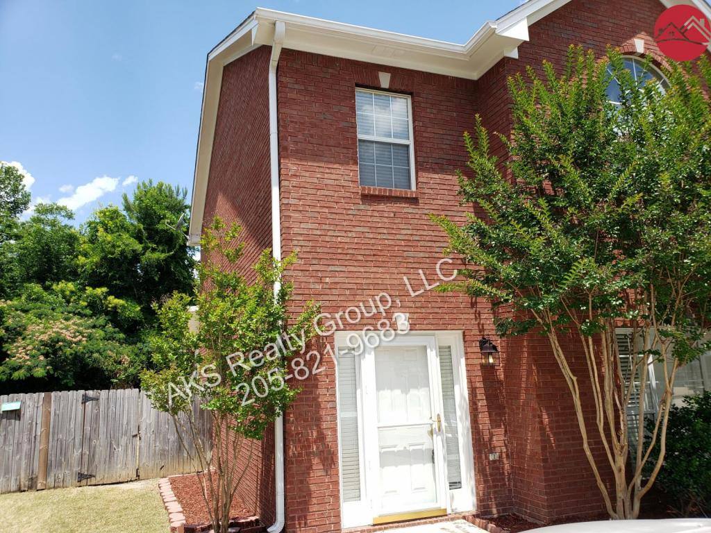 Townhouse for rent at 422 Cambrian Ridge Trail, Pelham, AL 35124