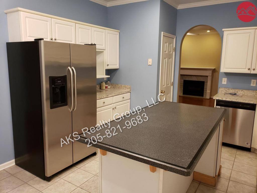 Townhouse for rent at 422 Cambrian Ridge Trail, Pelham, AL 35124