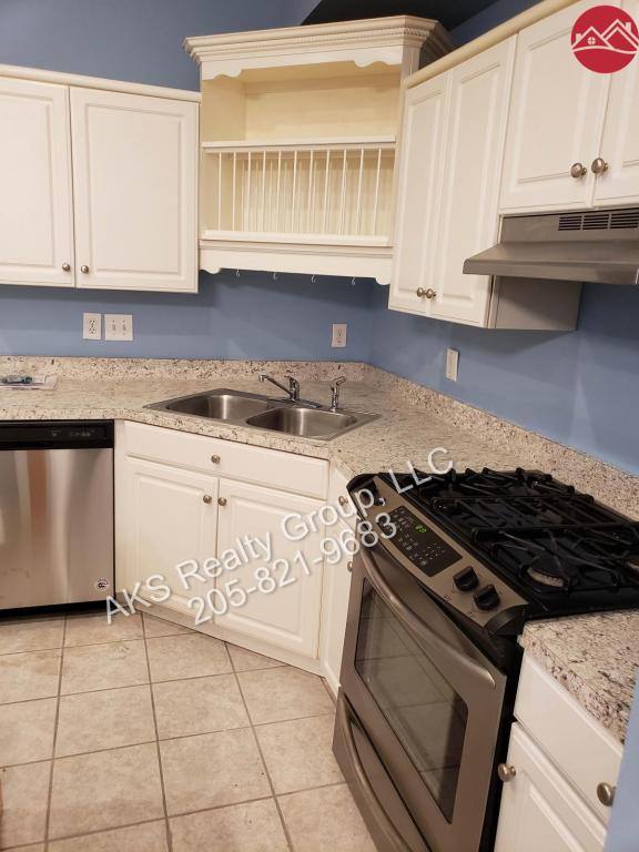 Townhouse for rent at 422 Cambrian Ridge Trail, Pelham, AL 35124