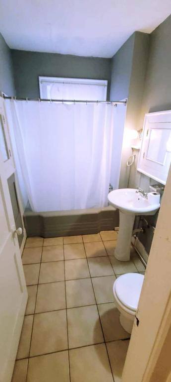 Apartment for rent at 350-1 2 E 20th Ave, Columbus, OH 43201