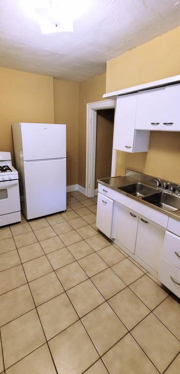 Apartment for rent at 350-1 2 E 20th Ave, Columbus, OH 43201