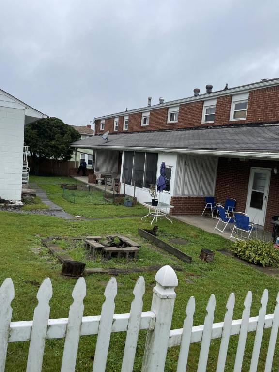 Townhouse for rent at 1017 Lilac St, Natrona Heights, PA 15065