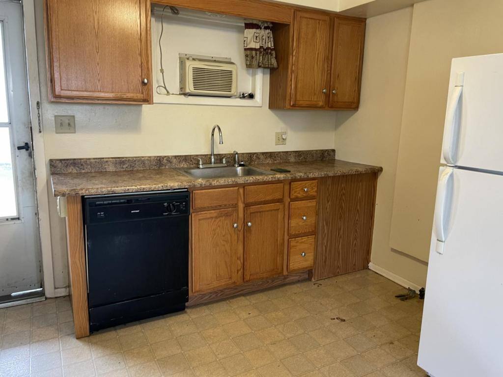 Townhouse for rent at 1017 Lilac St, Natrona Heights, PA 15065