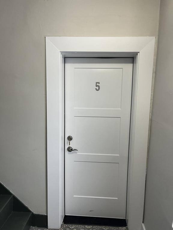 Apartment for rent at 2600 Cottage Grove Ave #5, Des Moines, IA 50311
