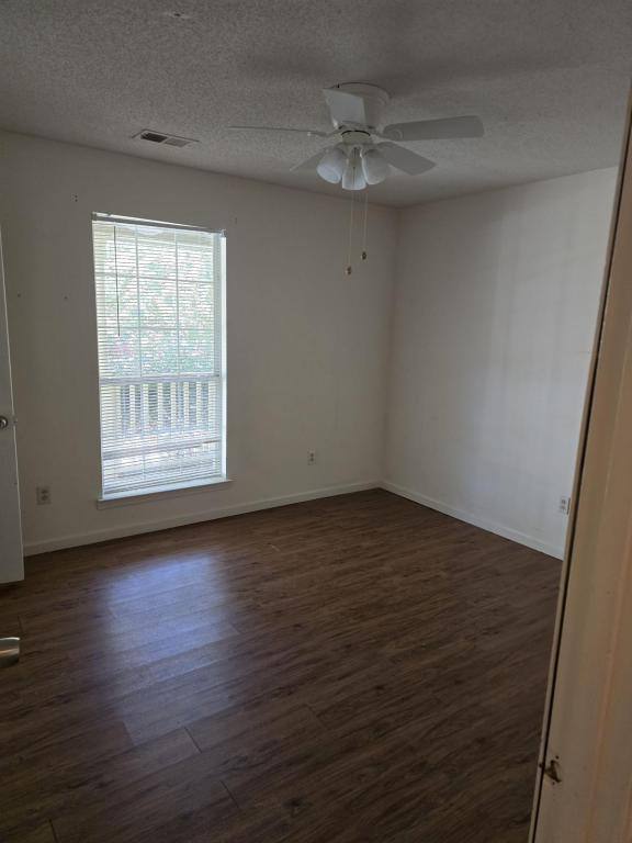 House for rent at 180 Pinewood Dr, Senoia, GA 30276