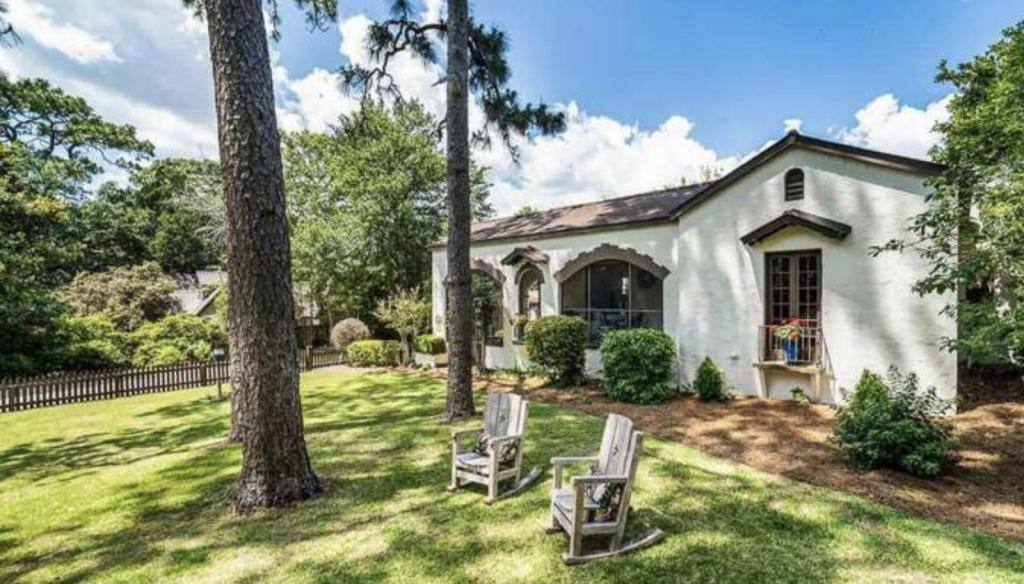 House for rent at 109 Gaston Ave, Fairhope, AL 36532