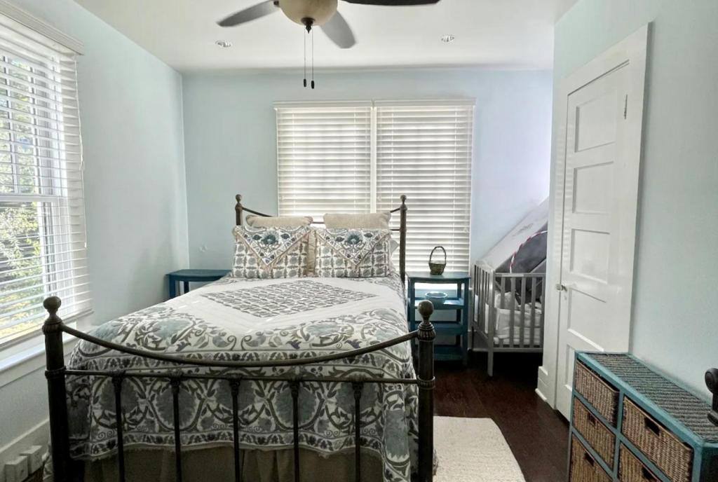 House for rent at 109 Gaston Ave, Fairhope, AL 36532