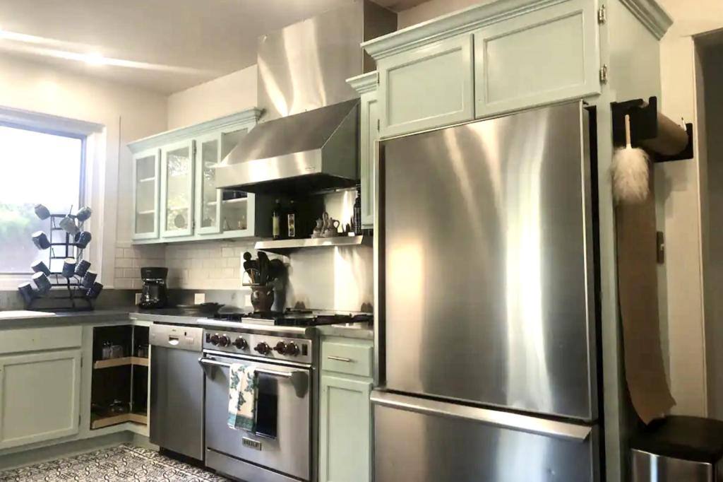 House for rent at 109 Gaston Ave, Fairhope, AL 36532