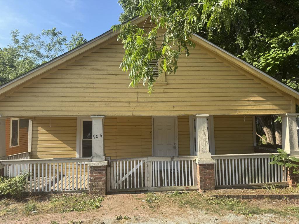 House for rent at 906 Juniper St, Durham, NC 27701