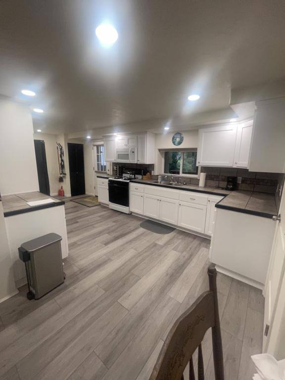 House for rent at 426 S 9th St, Coos Bay, OR 97420
