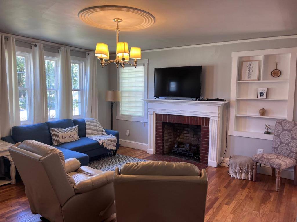 House for rent at 406 S B St, Easley, SC 29640