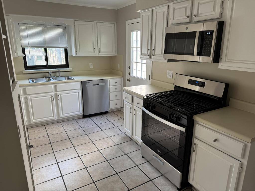 House for rent at 8427 Ridgelea St, Dallas, TX 75209