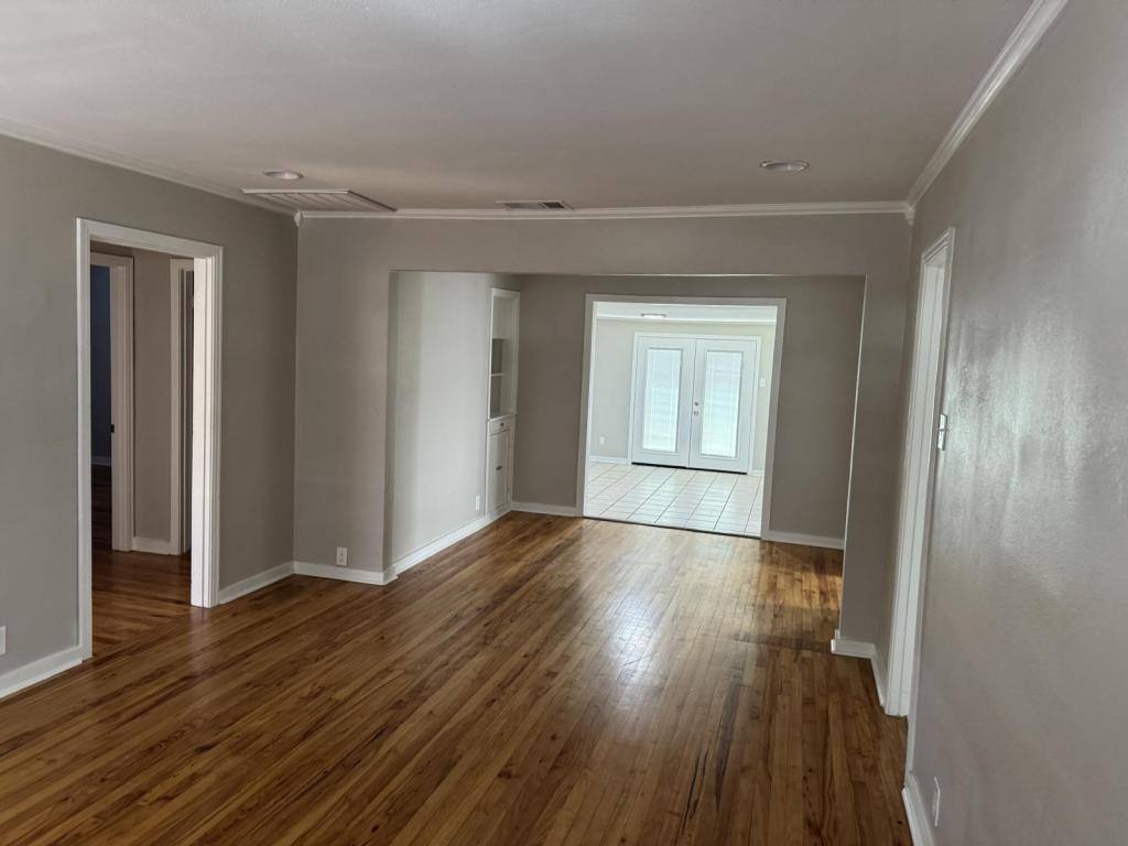 House for rent at 8427 Ridgelea St, Dallas, TX 75209